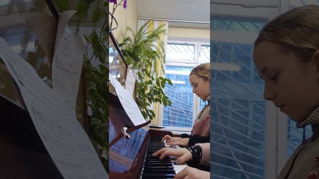 Боля София. Ирина Минц "Мама" смотреть онлайн