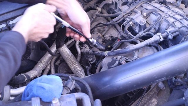 2012 Ford F150, Replacement of Spark Plugs and Ignition Coils смотреть онлайн