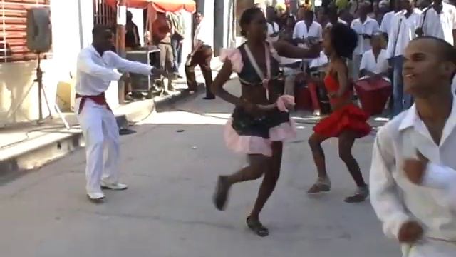 Танцы в Сантьяго-де-Куба.