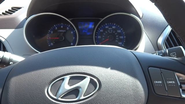 2014 Hyundai Tucson Limited Review and walkthrough. Wifes Brand New Car! смотреть онлайн