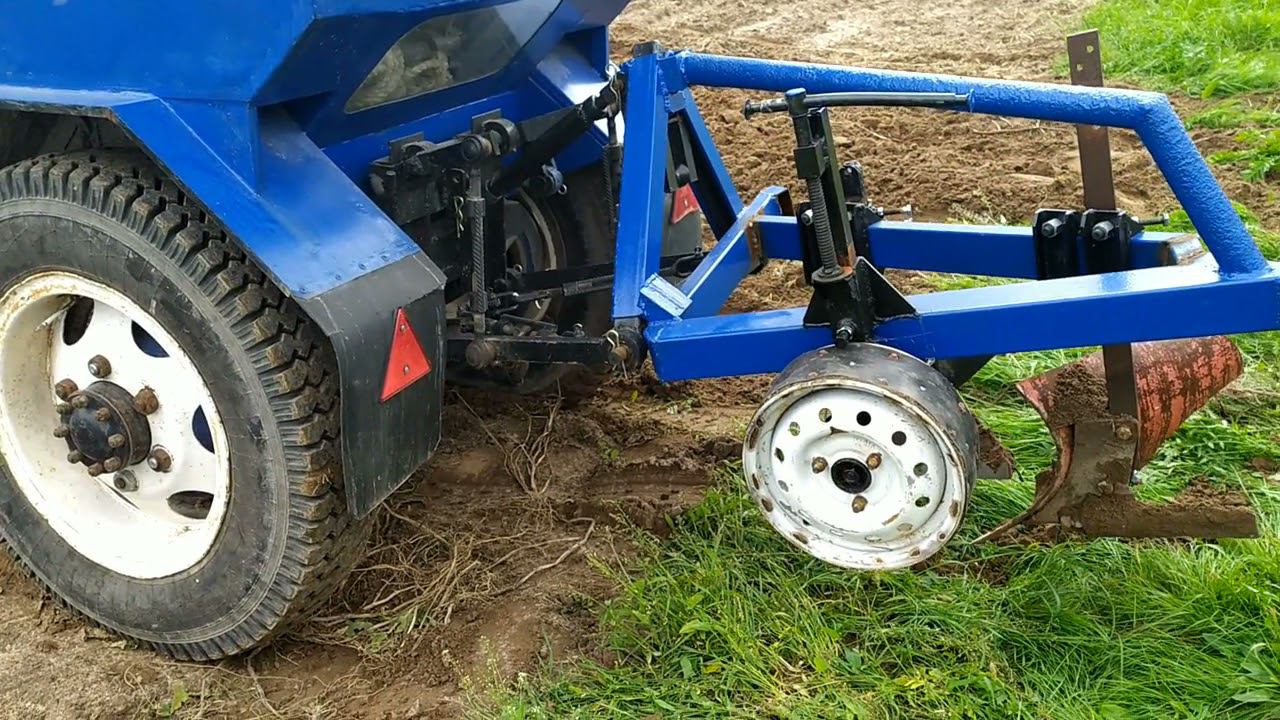 Испытание самодельного двухкорпусного плуга. смотреть онлайн