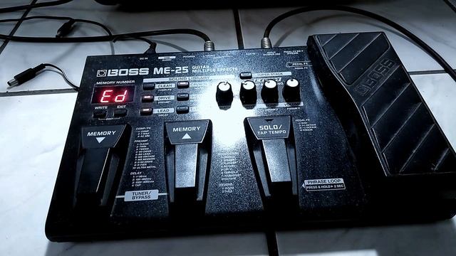 SLASH (GUNS N ROSES) na BOSS ME 25 - (BEST TONE on YOUTUBE) смотреть онлайн