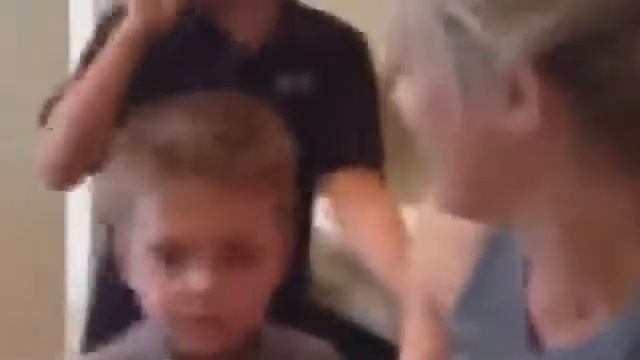 Прикол! Мама читает сыну сказку смотреть онлайн