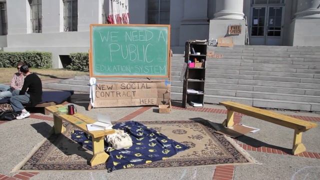 Students react to police baton actions at Occupy Cal смотреть онлайн