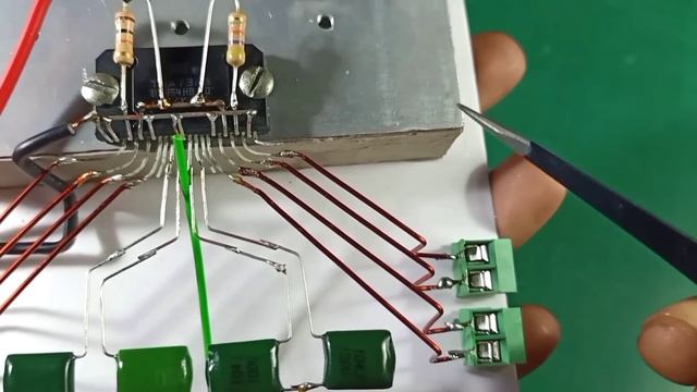 Simple & Powerful Stereo Bass Amplifier 160 watt with 4 Speaker / Amplifier Using TDA7388 IC For Ca смотреть онлайн