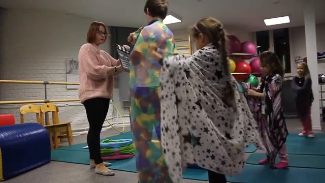 Киноигра "Когда мои друзья со мной!" смотреть онлайн