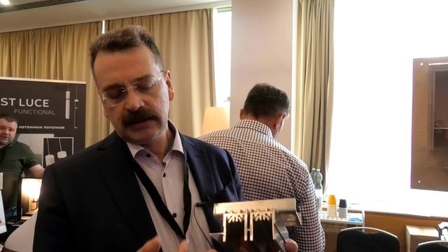 Система раздвижных дверей и перегородок для монтажа в натяжной потолок или потолок из гипсокартона смотреть онлайн