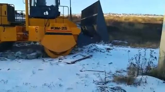 МегаМашина РЭМ-25 на полигоне ТБО Самозанятый Лука