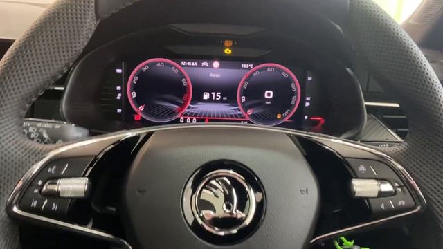 SKODA Kamiq 1.5 TSI ACT Monte Carlo SUV 5dr Petrol Manual Euro 6 (s/s) (150 ps) смотреть онлайн