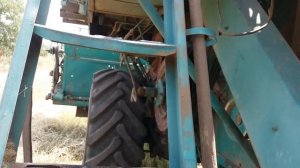 Начало уборки  зерновых комбайном Нива Ск радость и разочерование))))