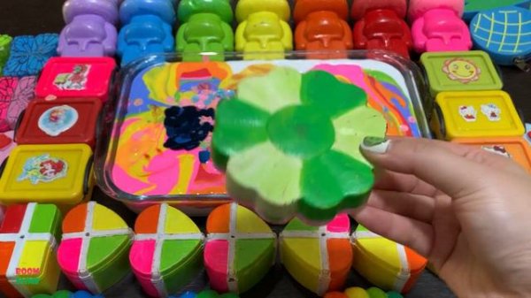 MAKEUP AND GLITTER AND CLAY Mixing Random Things Into GLOSSY Slime 5421.mp4