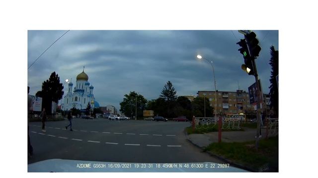Самокаты на дороге. смотреть онлайн