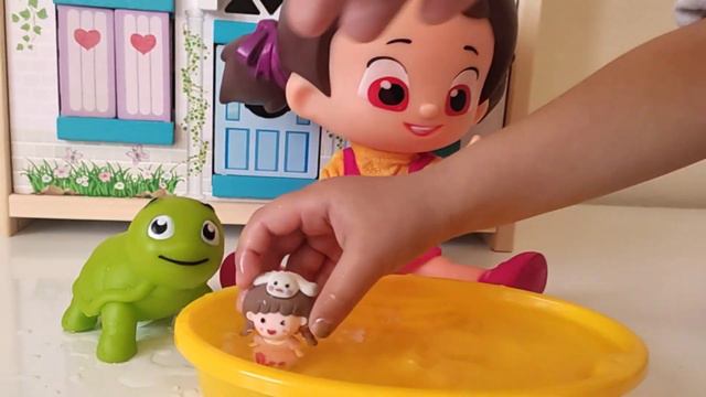 Niloya Tospikle Birlikte Bebeğini Yıkıyor Niloya Videoları
