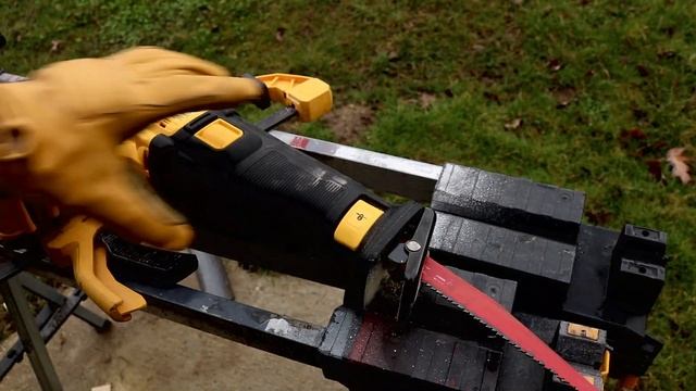 Dewalt Tools MOST POWERFUL RECIPROCATING SAW EVER! Dewalt Flexvolt Recip Saw DCS389 FULL REVIEW! смотреть онлайн