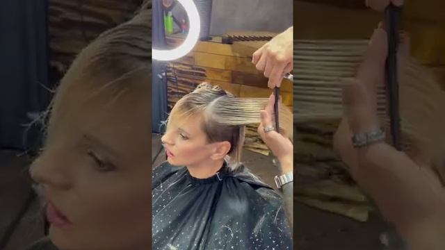 Стрижка Пикси с элементами Андеркат от Ивана Блудой. Данный урок уже доступен по ссылке в описании смотреть онлайн