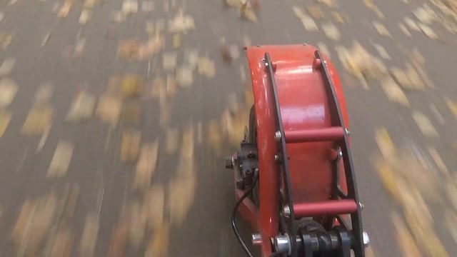 Работа задней пневмоподвески. Грунт с песком, асфальт. смотреть онлайн