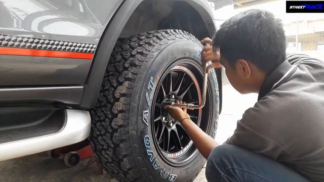 Style Jdm Toyota Fortuner Pakai Velg HSR Ameth R18 & Ban Maxxis Bravo At 980 || STREETRACE смотреть онлайн