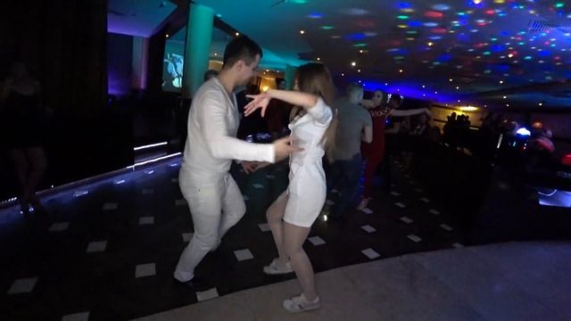 Хэлоуин: Медсестра и пациент. Бачата - Тимур Ханалыев и Настя Прокопенко смотреть онлайн