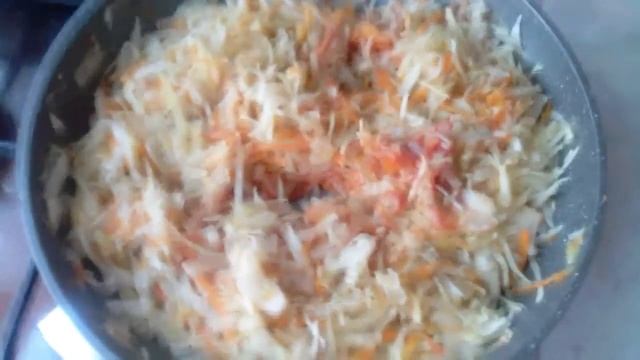 Домашняя еда. Жареная капуста с мясом. Ужин. смотреть онлайн