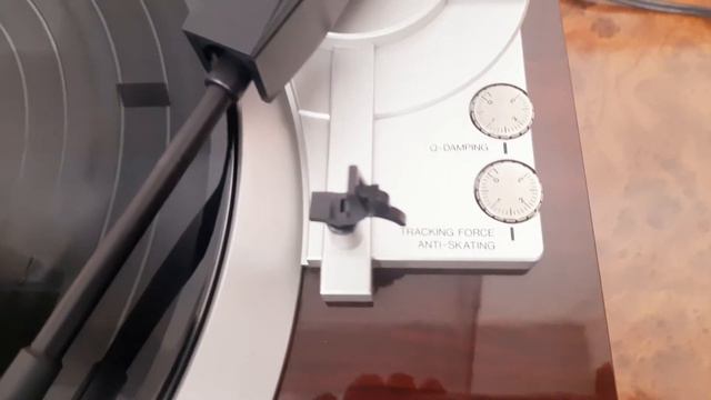 Проверка работы Denon DP-37F после профилактики. смотреть онлайн