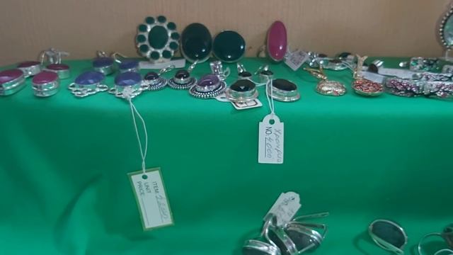 Красивые наборы из натуральных камней , сапфиры изумруды и т.д от 17.02.20 смотреть онлайн