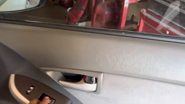 2011 Toyota Prius how to calibrate windows after changing small battery смотреть онлайн