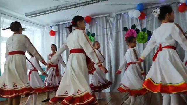 Чувашский танец. Поет талантливая артистка Людмила Семенова. На РМО учителей истории и общ.8.12.23 смотреть онлайн