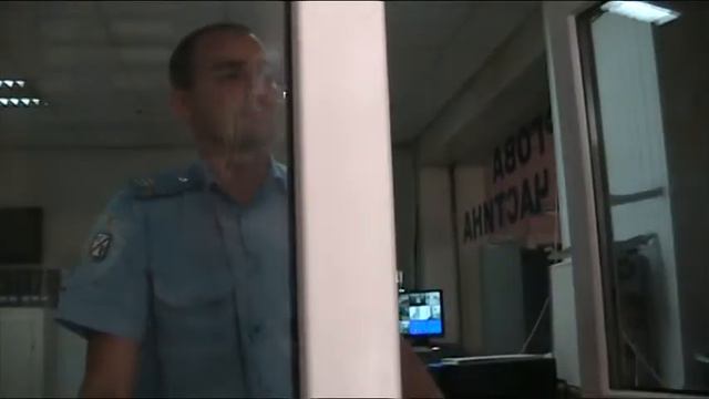Мы надеялись. что они будут СЛУЖИТЬ и ЗАЩИЩАТЬ...ШОК!!!Ukraine. Украина. Україна 2016 Кривой Рог смотреть онлайн