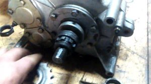 Самодельный снегоход .Редуктор муравей,гусеницы снегоходной приставки.Двигатель 13 л.с