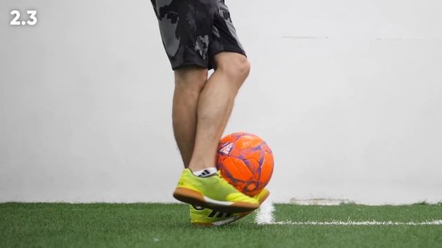 УДИВИ СВОИХ ДРУЗЕЙ #6 / ТРИ ПРОСТЫХ ТРЮКА ОБУЧЕНИЕ | Фристайл Футбол смотреть онлайн