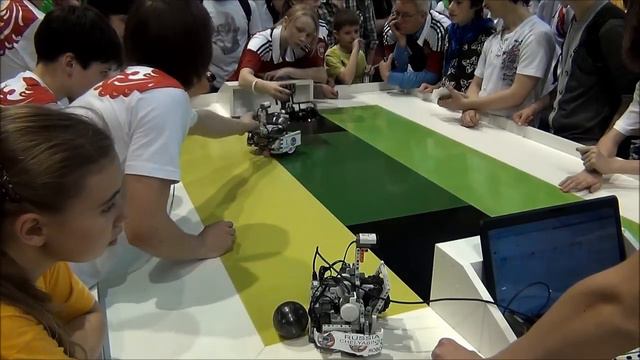 Robotica 2012: разминка перед робофутболом смотреть онлайн