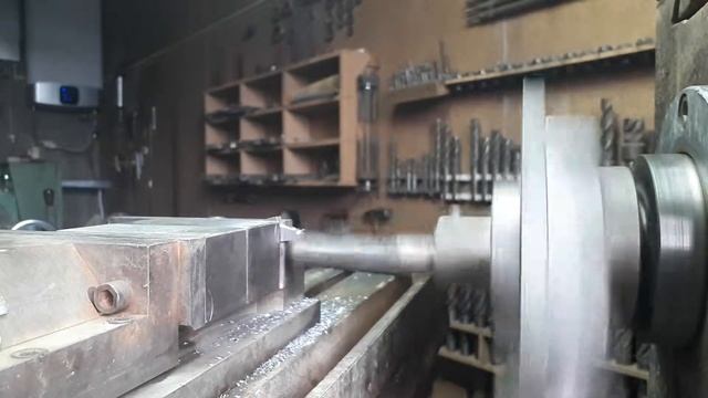 Проточка на фрезерном расточной головкой смотреть онлайн