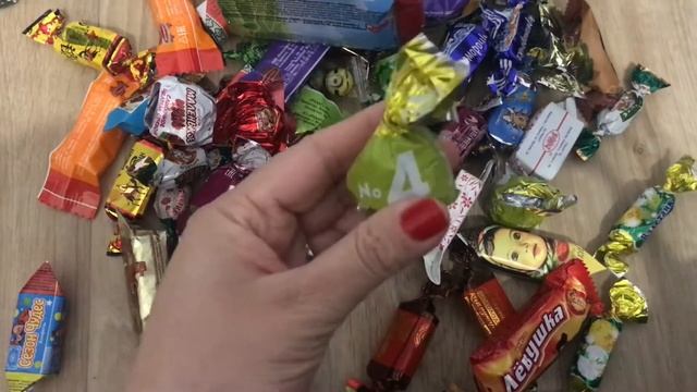 Распаковка Сладких Подарков / Первая Новогодняя Елка /Сибирская Ледяная Горка/Покупка Продуктов смотреть онлайн