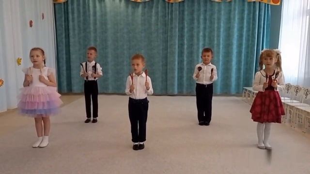 МДОУ д/с "Спутник" Ансамбль "Радуга" "Бабушка испеки оладушки" смотреть онлайн