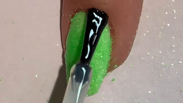 DIY @pgirl261nails Vlog #9 - Green Neon Glitter Nail смотреть онлайн