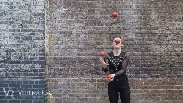 London Juggling Session 2020 - Verena Rau смотреть онлайн