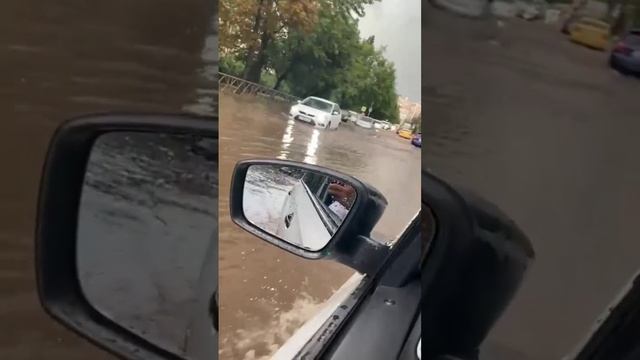 Краснодар поплыл от сильного ливня. смена в яндекс такси смотреть онлайн