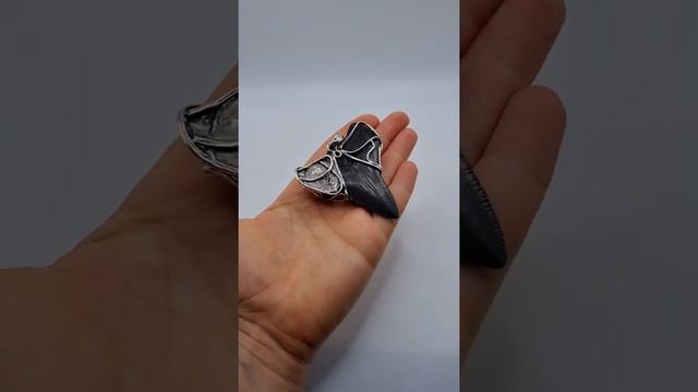 АМУЛЕТ С ЗУБОМ МЕГАЛОДОНА смотреть онлайн