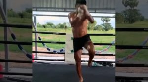 УРОКИ ТАЙСКОГО БОКСА - 10 УПРАЖНЕНИЙ НА МЕСТЕ | THAI BOXING LESSONS - 10 EXERCISES ON THE SPOT