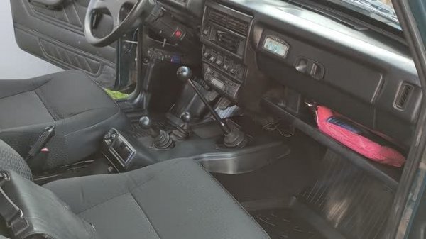 Резиновые коврики в салон Нивы.