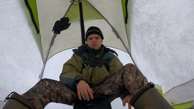 Ловим плотву и подлещика на Истринском ВДХР смотреть онлайн
