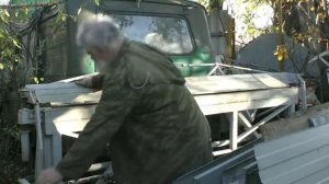 Самодельные водосточные желоба. Ремонт крыши дома.