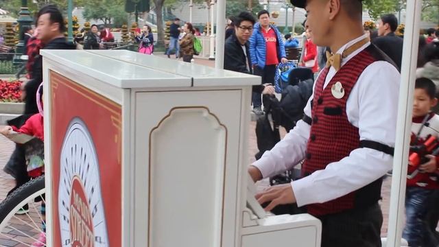 Disneyland Under Refurbishment! - Hong Kong Disneyland Overview and Review смотреть онлайн