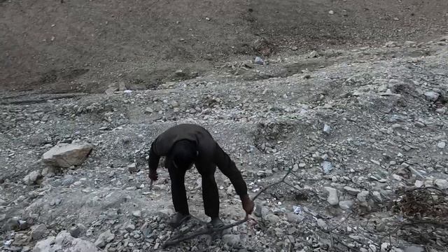 Nomadic man's love for his wife and adopted child смотреть онлайн