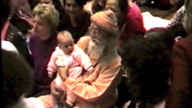 Gurvastakam by Swami Omkarananda Giri смотреть онлайн