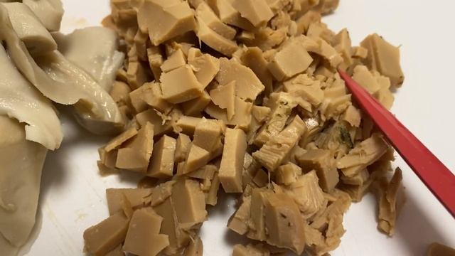 САЛАТ С ИКРОЙ И КАЛЬМАРАМИ /Королевский салат/МОРЕПРОДУКТЫ смотреть онлайн
