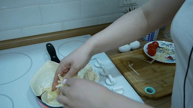 САМЫЙ БЫСТРЫЙ ЗАВТРАК ЯЙЦА В ЛАВАШЕ!!! смотреть онлайн
