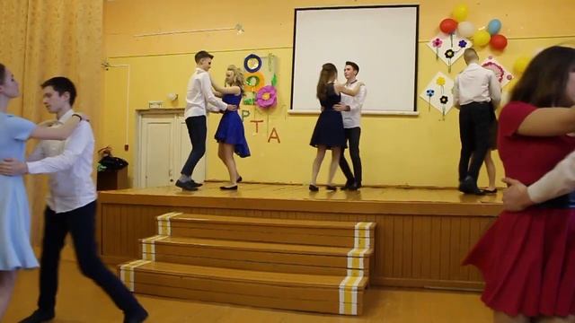 Последний звонок 2020 8 танец подарок работникам школы смотреть онлайн