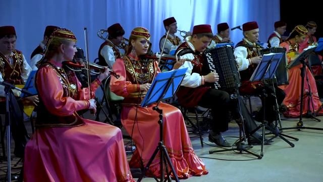 "Лезгинка" . Исполняет оркестр (24 май 2018 г.) смотреть онлайн