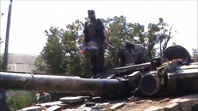подразделения Моторолы ополченца, захватили танк divisions of the Motorola, captured the tank смотреть онлайн